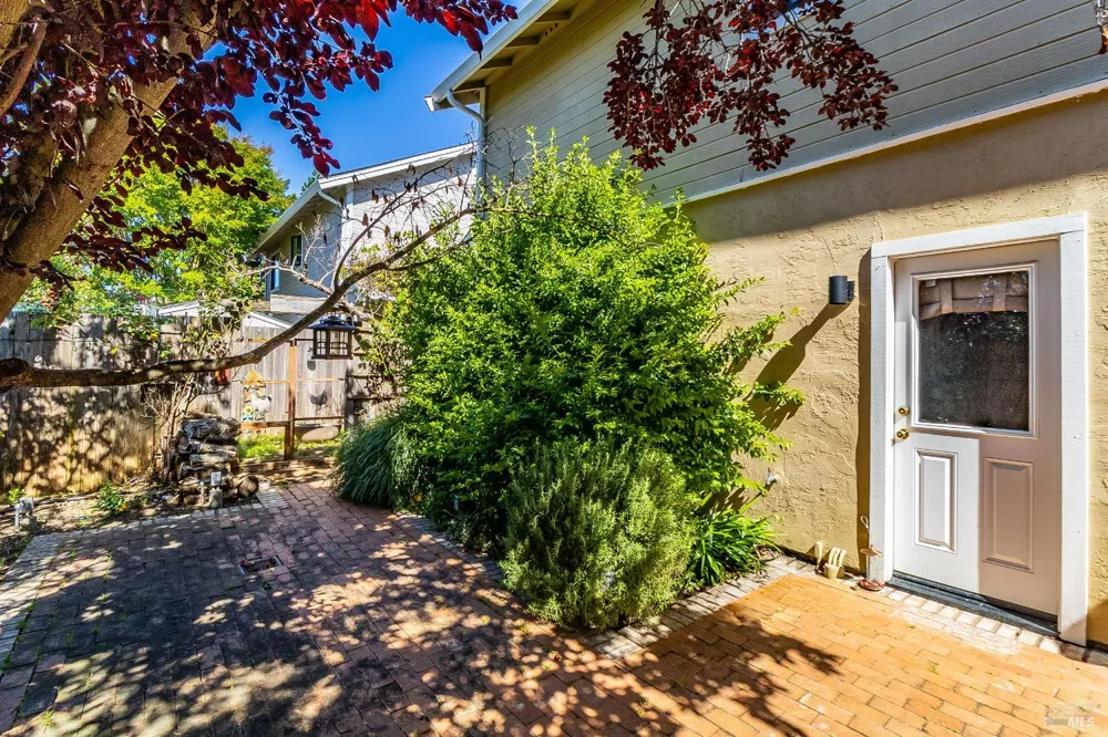 528 Laurel Court Benicia, CA 94510