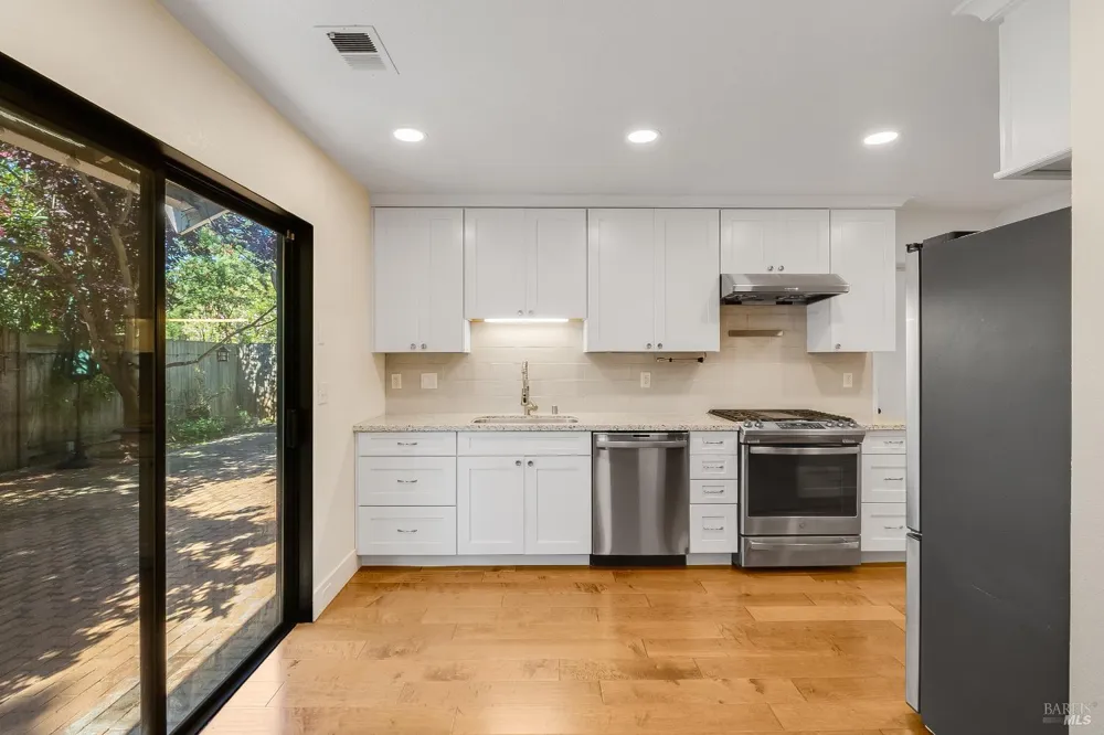 528 Laurel Court Benicia, CA 94510