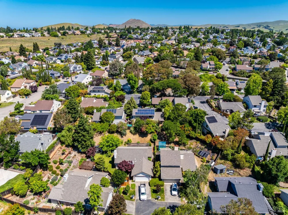 528 Laurel Court Benicia, CA 94510