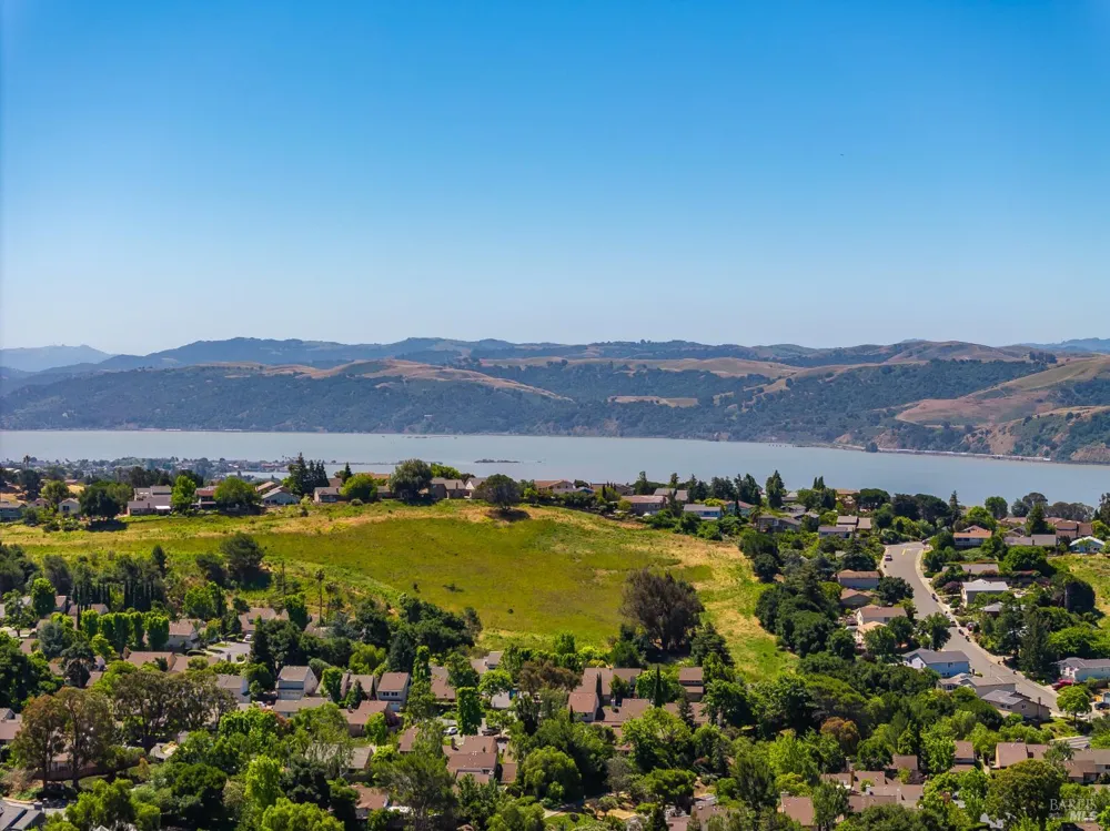 528 Laurel Court Benicia, CA 94510
