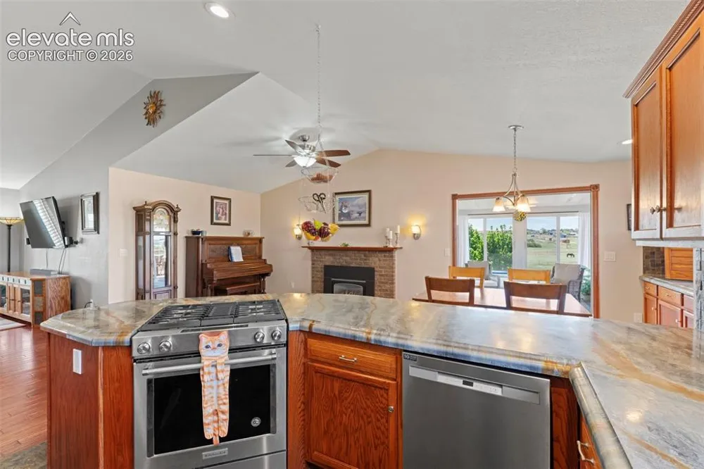 8191 Sun Country Drive Elizabeth, CO 80107