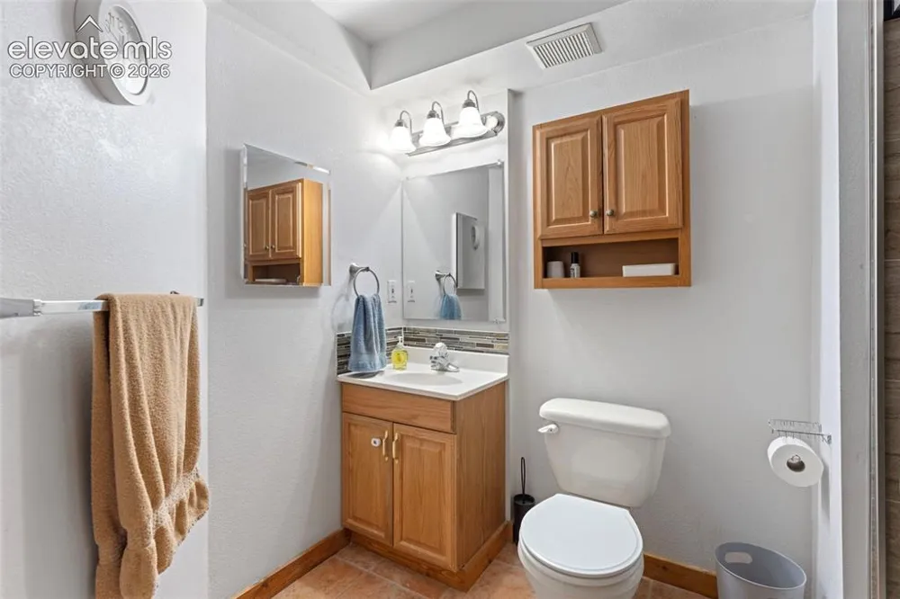 8191 Sun Country Drive Elizabeth, CO 80107