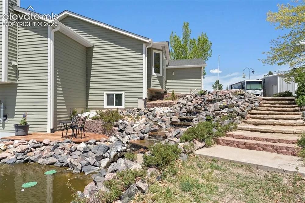 8191 Sun Country Drive Elizabeth, CO 80107