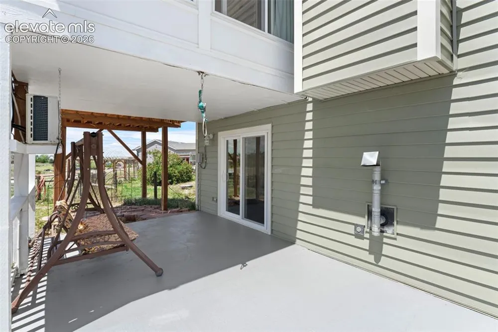 8191 Sun Country Drive Elizabeth, CO 80107