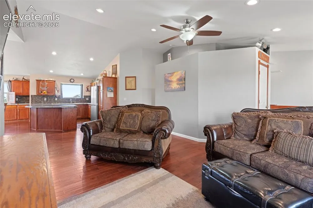 8191 Sun Country Drive Elizabeth, CO 80107
