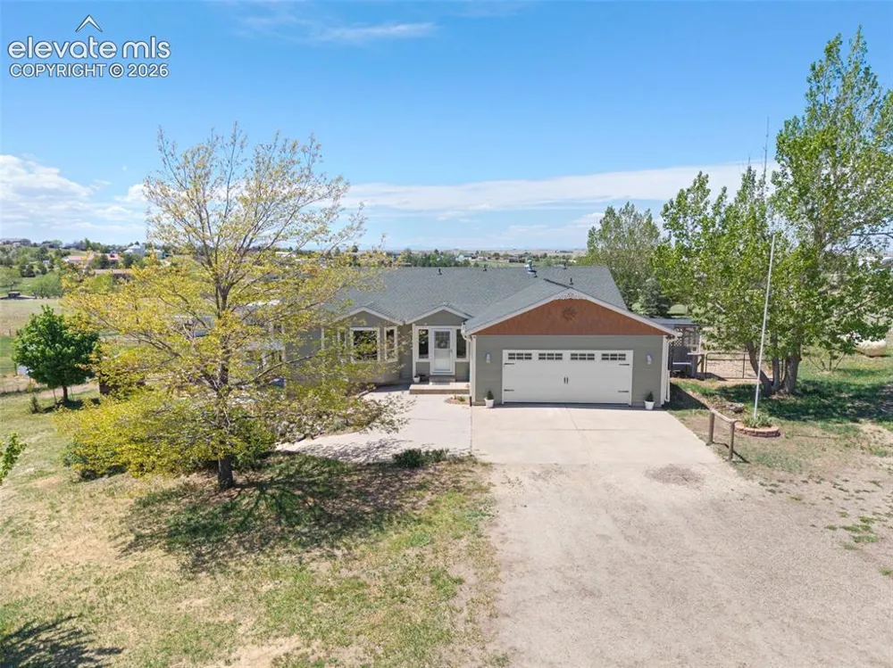 8191 Sun Country Drive Elizabeth, CO 80107