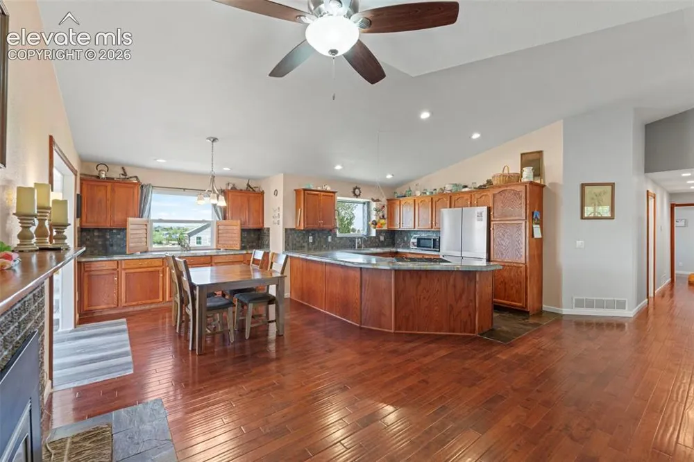 8191 Sun Country Drive Elizabeth, CO 80107