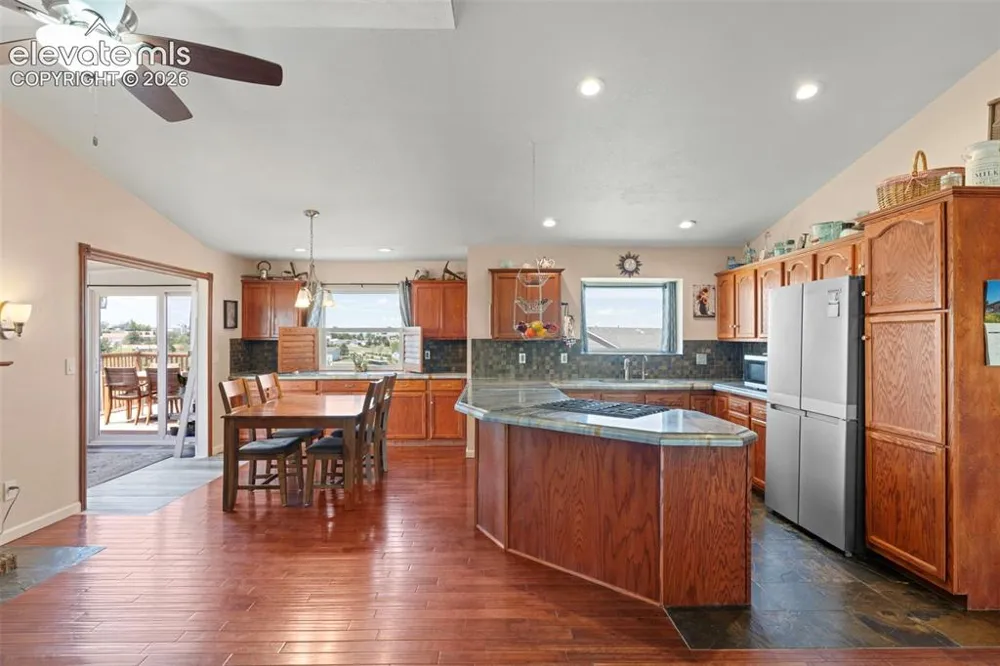8191 Sun Country Drive Elizabeth, CO 80107
