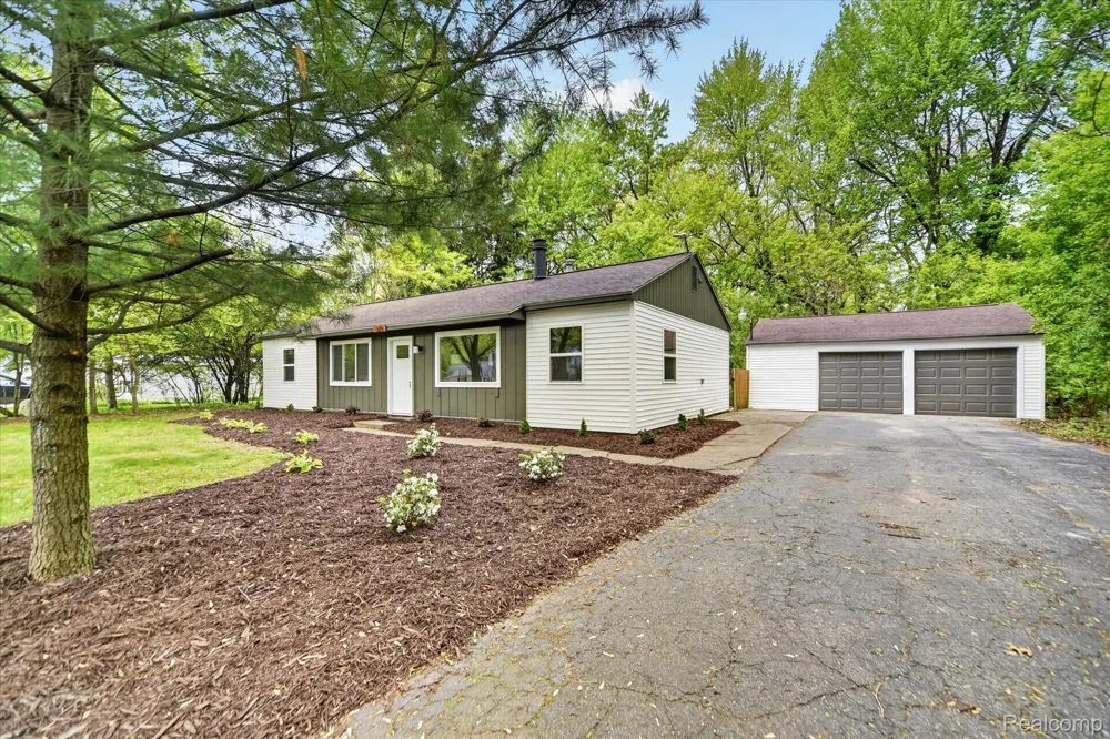 1609 Gilcrest Avenue East Lansing City, MI 48823