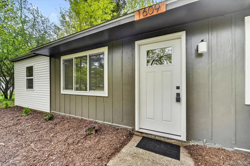 1609 Gilcrest Avenue East Lansing City, MI 48823
