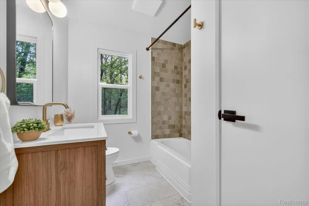 1609 Gilcrest Avenue East Lansing City, MI 48823