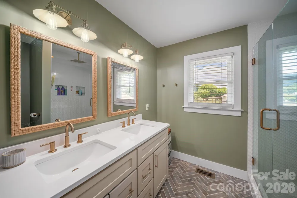 97 Paul Holland Road Canton, NC 28716
