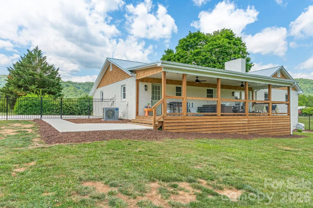 97 Paul Holland Road Canton, NC 28716