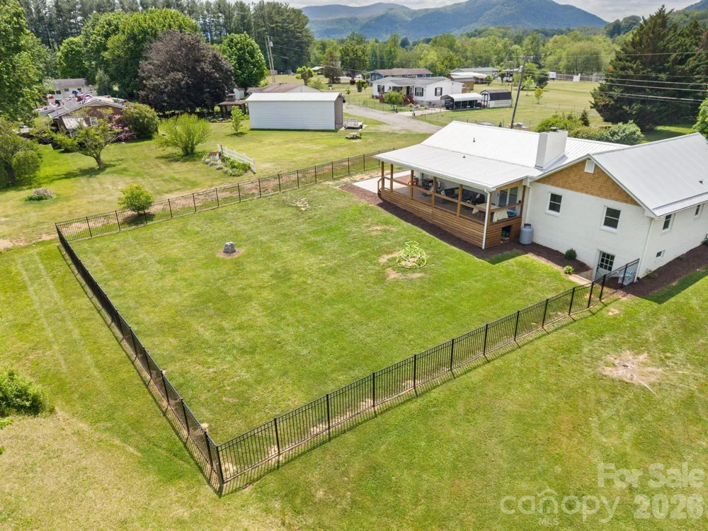 97 Paul Holland Road Canton, NC 28716