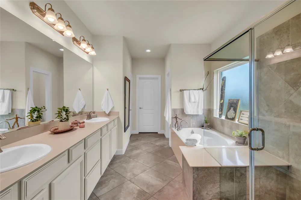 401 Bentwood Way Clute, TX 77531