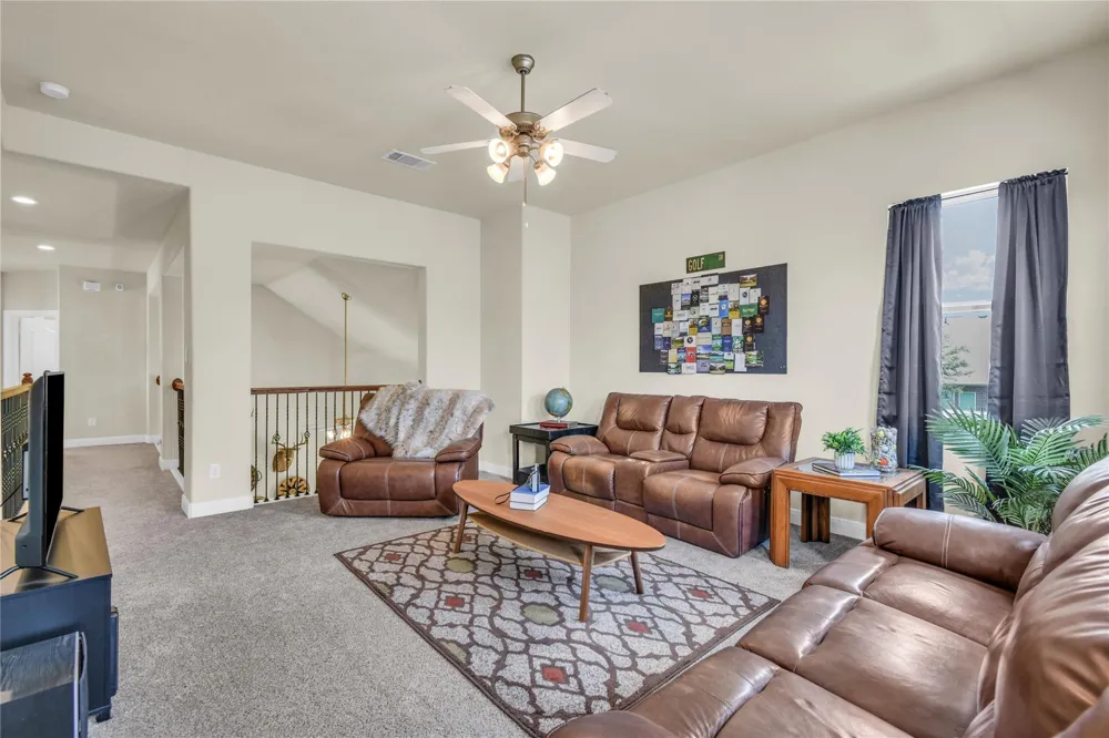 401 Bentwood Way Clute, TX 77531