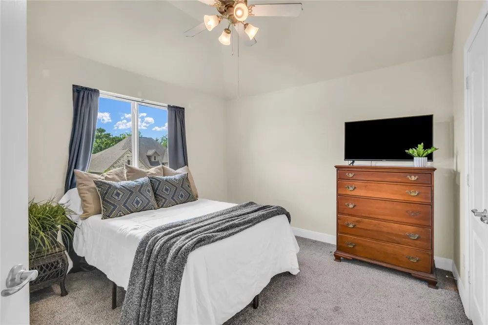 401 Bentwood Way Clute, TX 77531