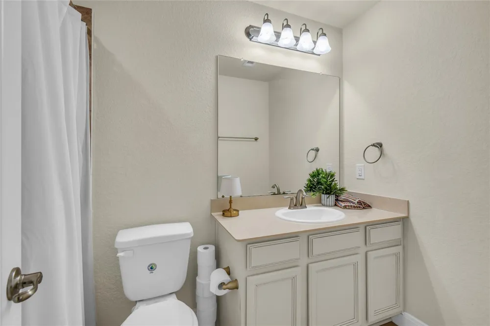 401 Bentwood Way Clute, TX 77531