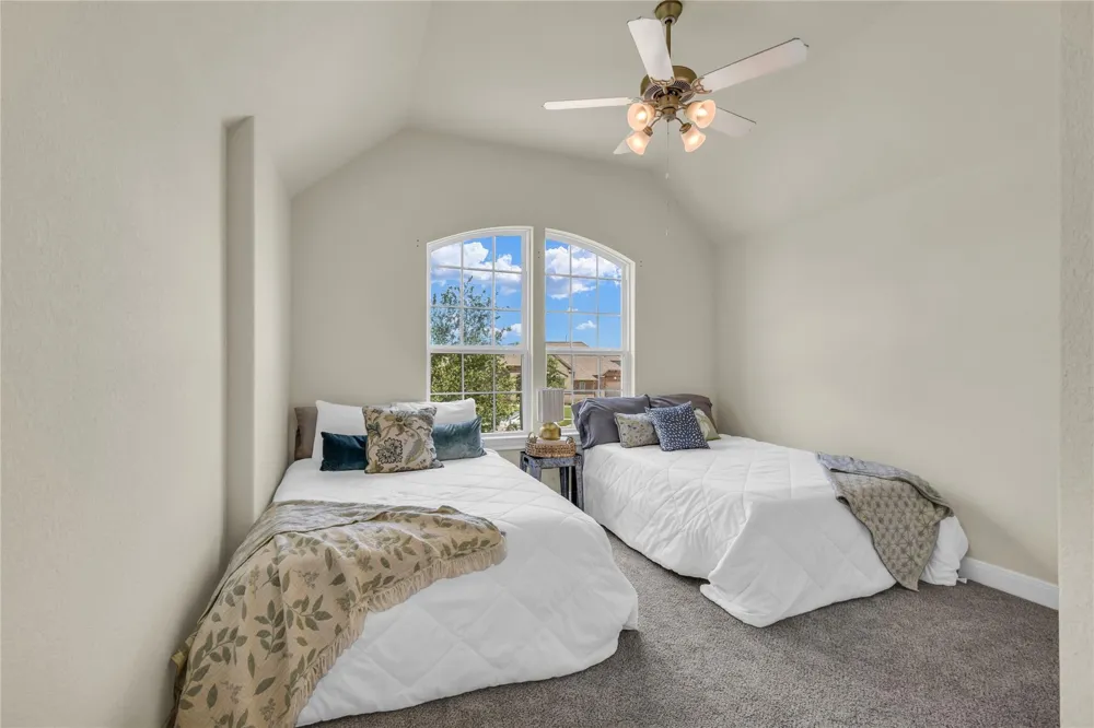 401 Bentwood Way Clute, TX 77531