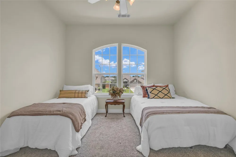 401 Bentwood Way Clute, TX 77531