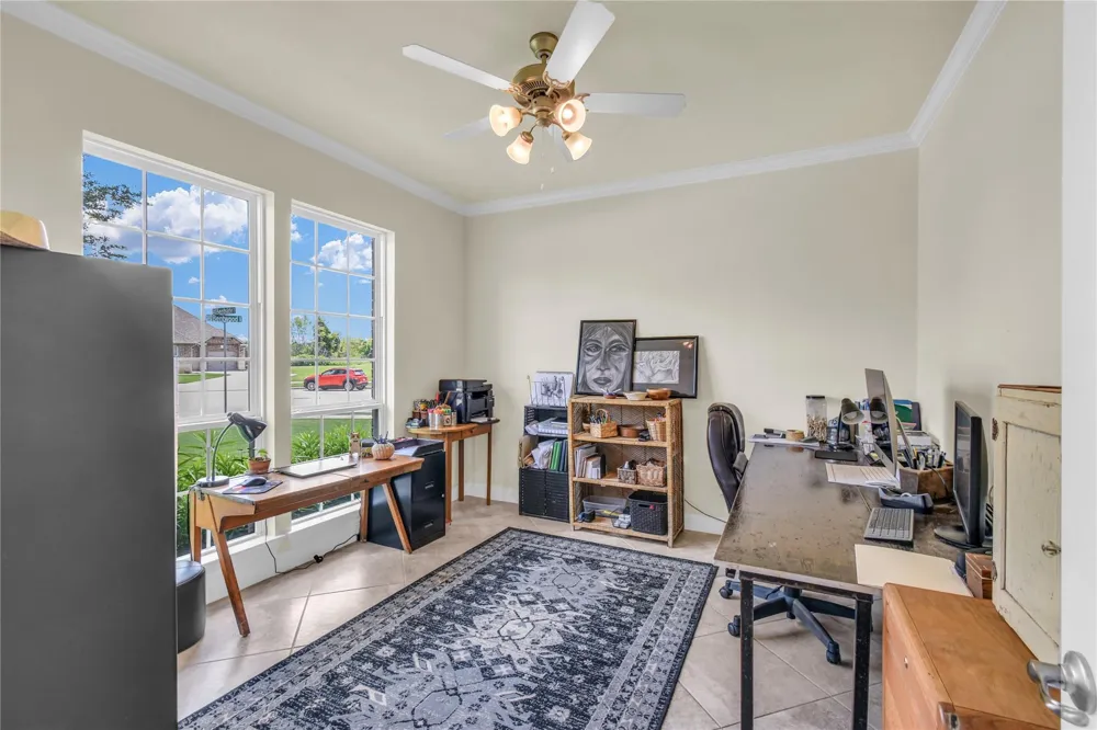 401 Bentwood Way Clute, TX 77531