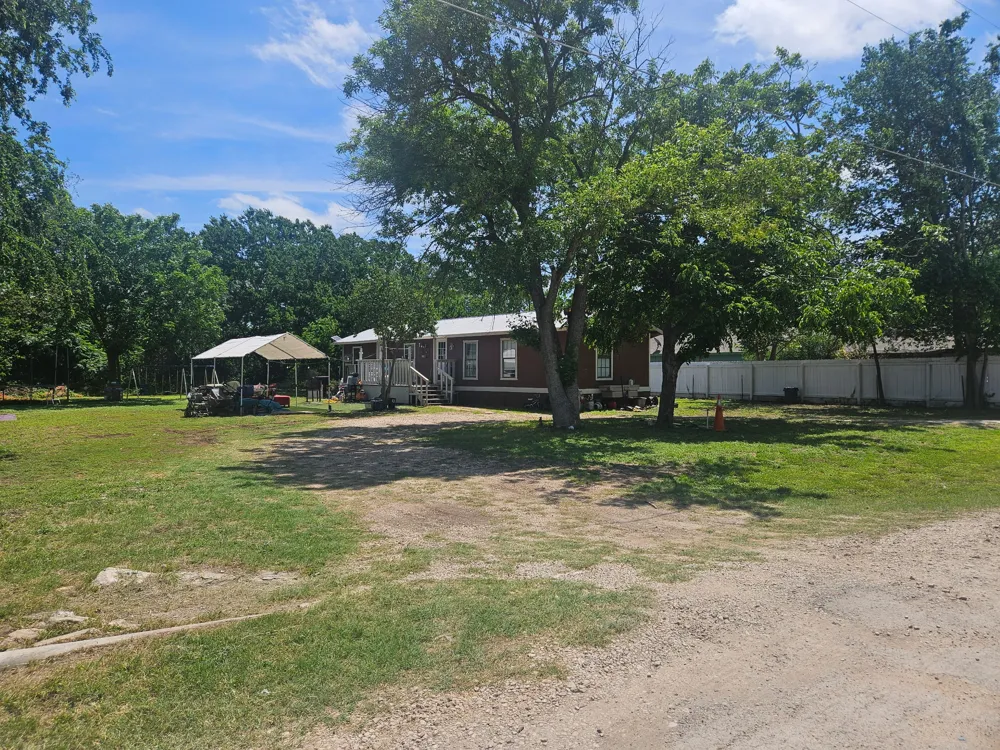 43 Skycrest Drive Martindale, TX 78655