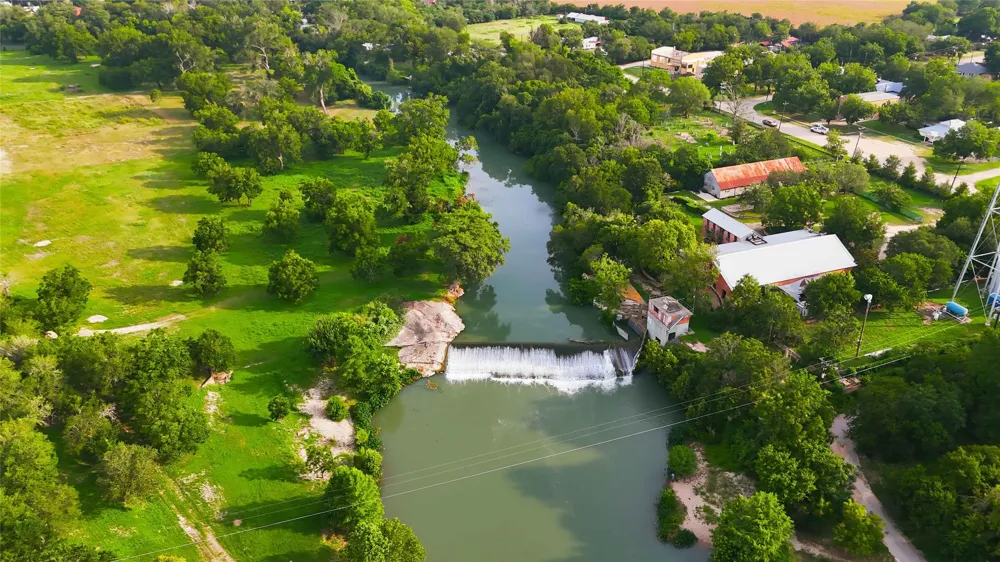43 Skycrest Drive Martindale, TX 78655