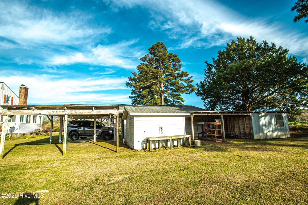 8564 S Nc 41 Highway Wallace, NC 28466