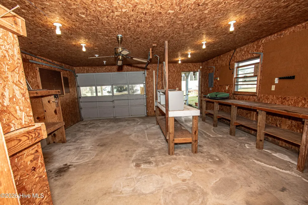 8564 S Nc 41 Highway Wallace, NC 28466