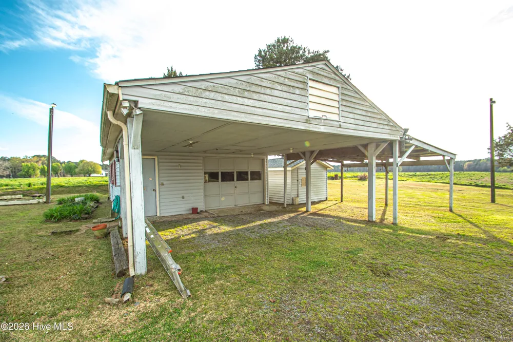 8564 S Nc 41 Highway Wallace, NC 28466