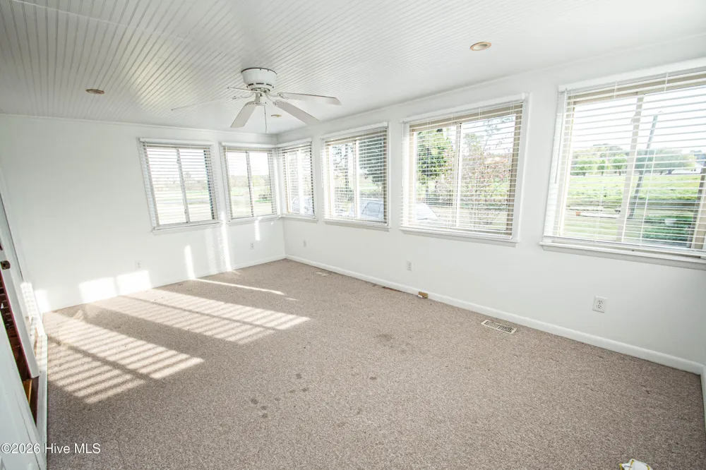 8564 S Nc 41 Highway Wallace, NC 28466