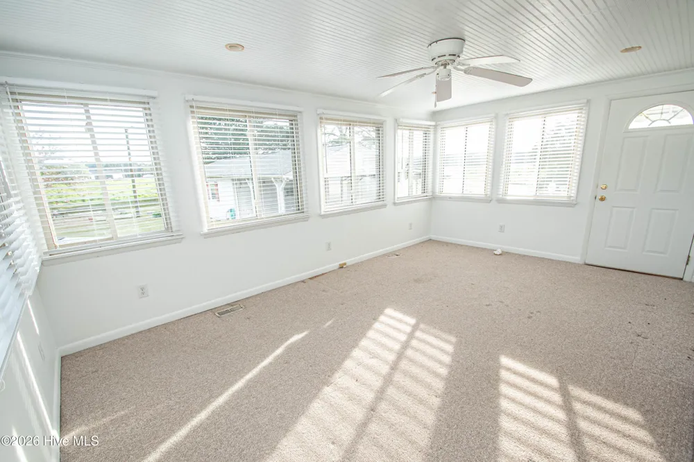 8564 S Nc 41 Highway Wallace, NC 28466