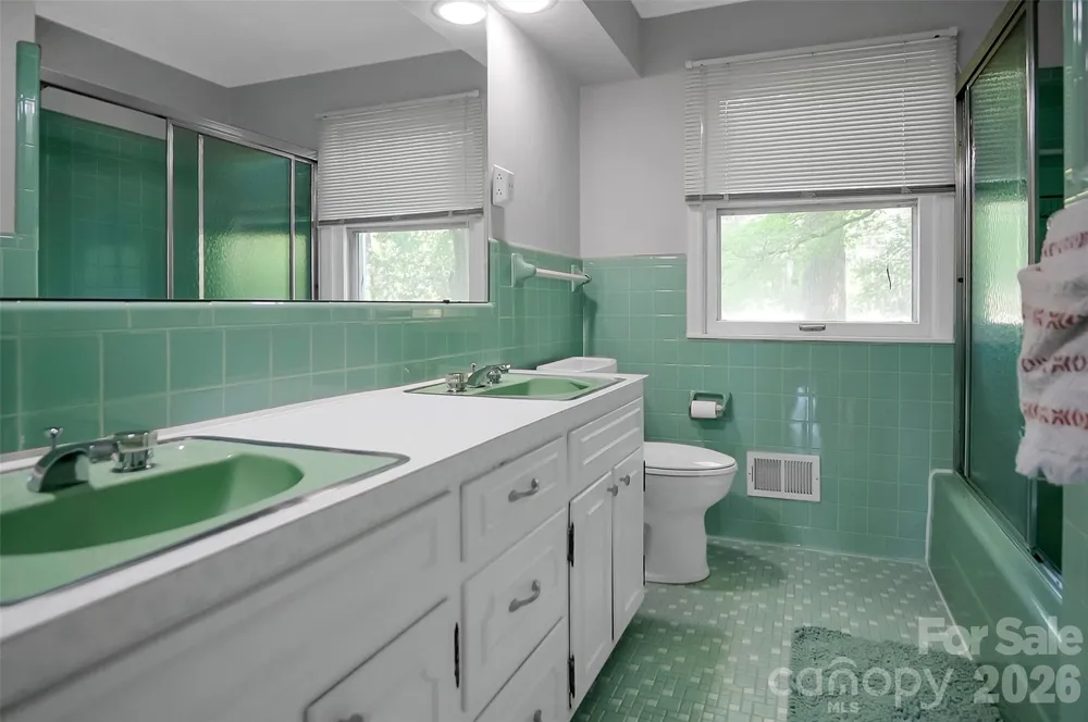 808 Old Mt Holly Road Stanley, NC 28164