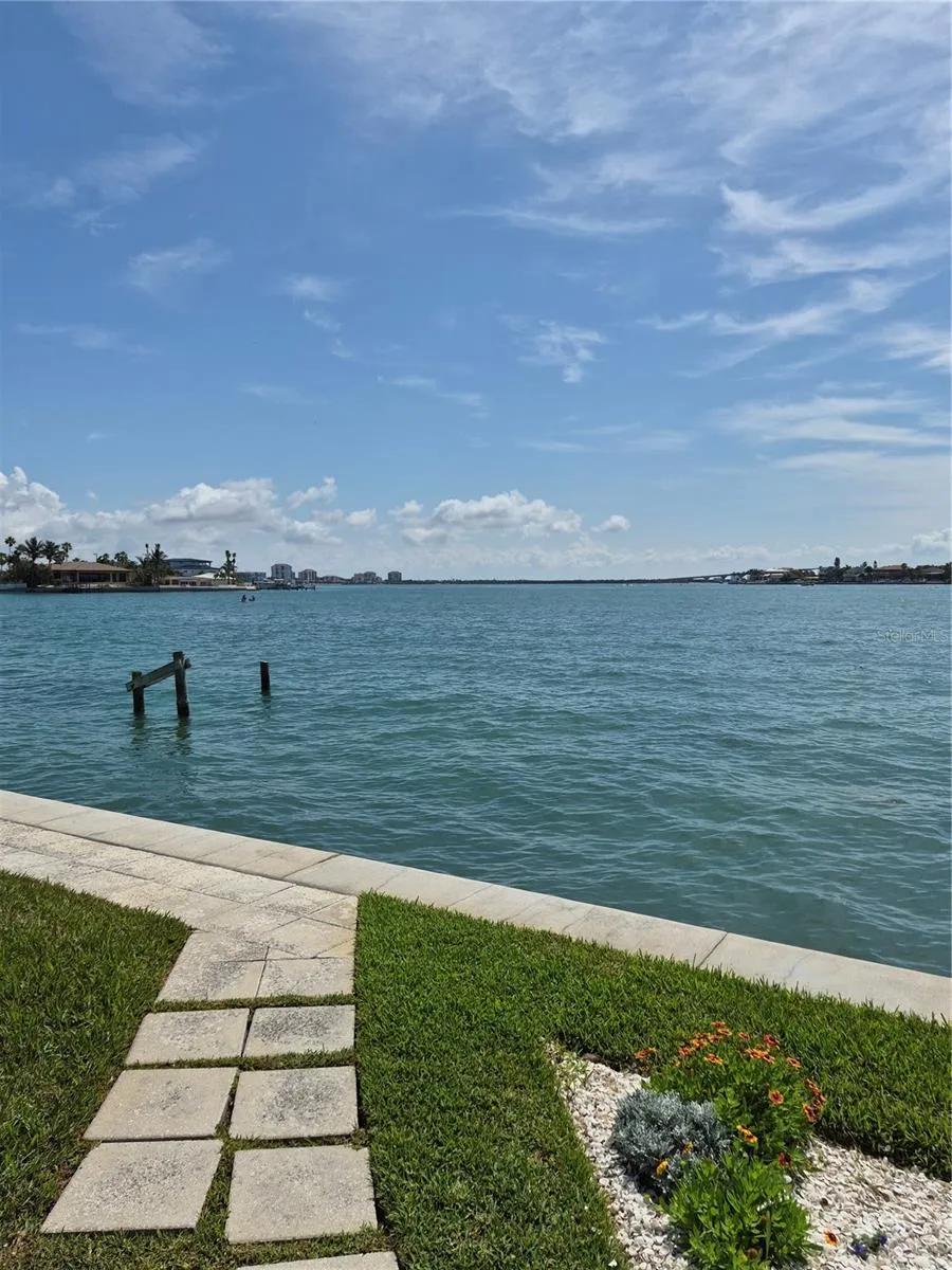 1505 PASS A GRILLE WAY #17 St Pete Beach, FL 33706