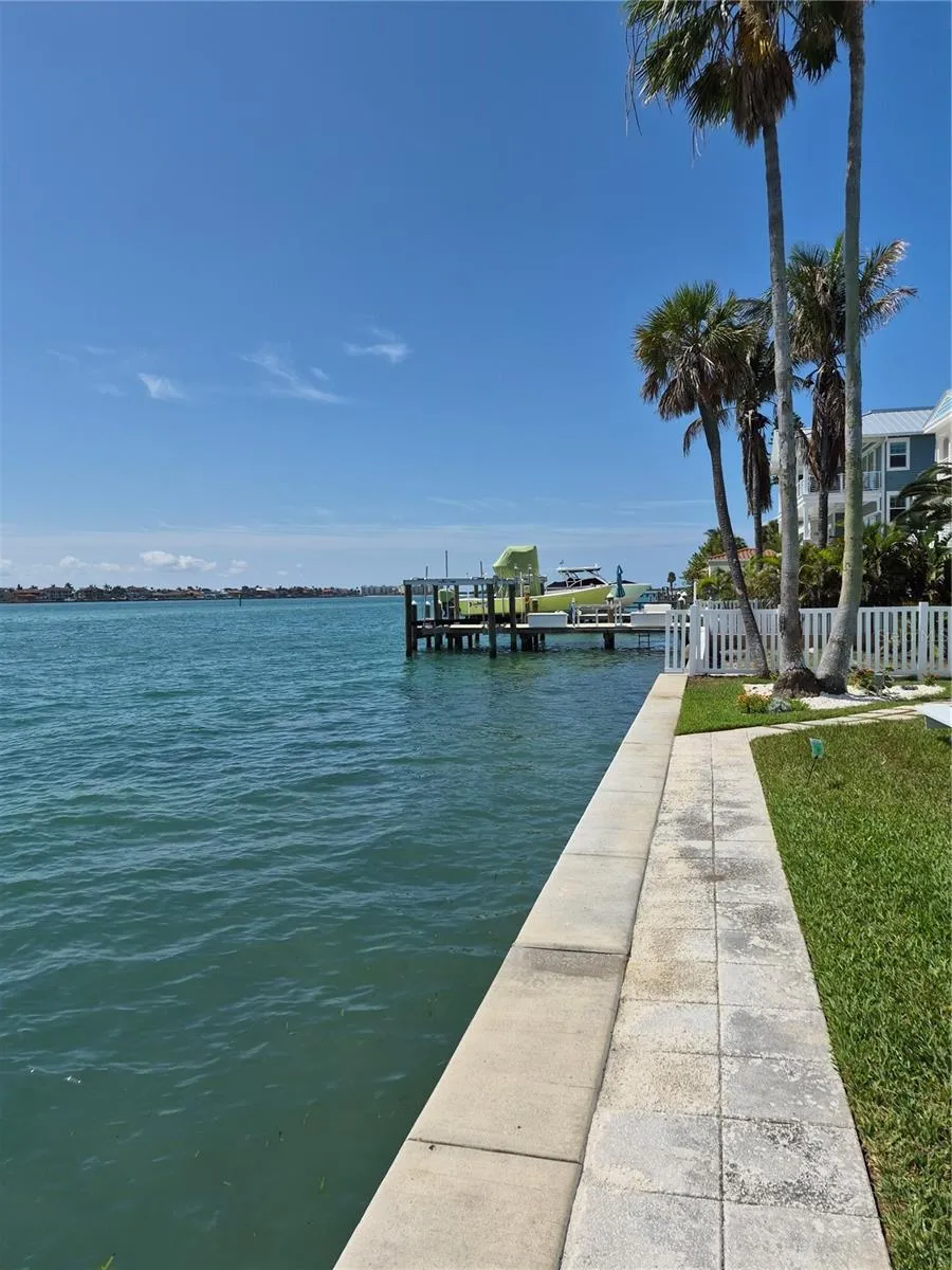 1505 PASS A GRILLE WAY #17 St Pete Beach, FL 33706