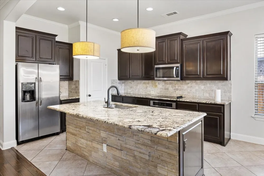 134 Pinewood Avenue Red Oak, TX 75154