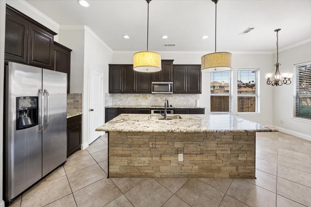 134 Pinewood Avenue Red Oak, TX 75154