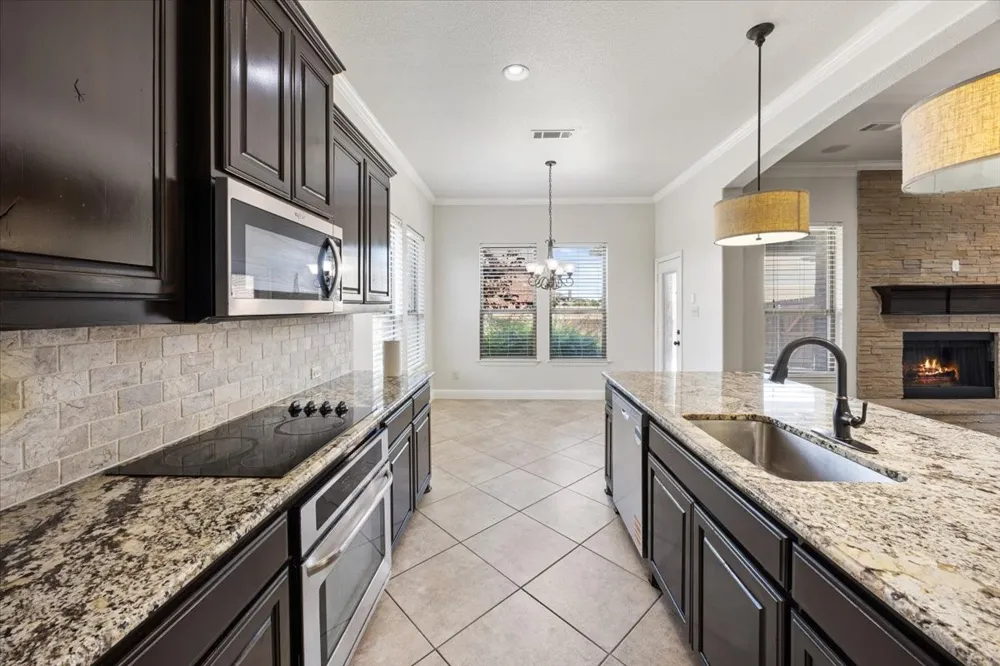 134 Pinewood Avenue Red Oak, TX 75154