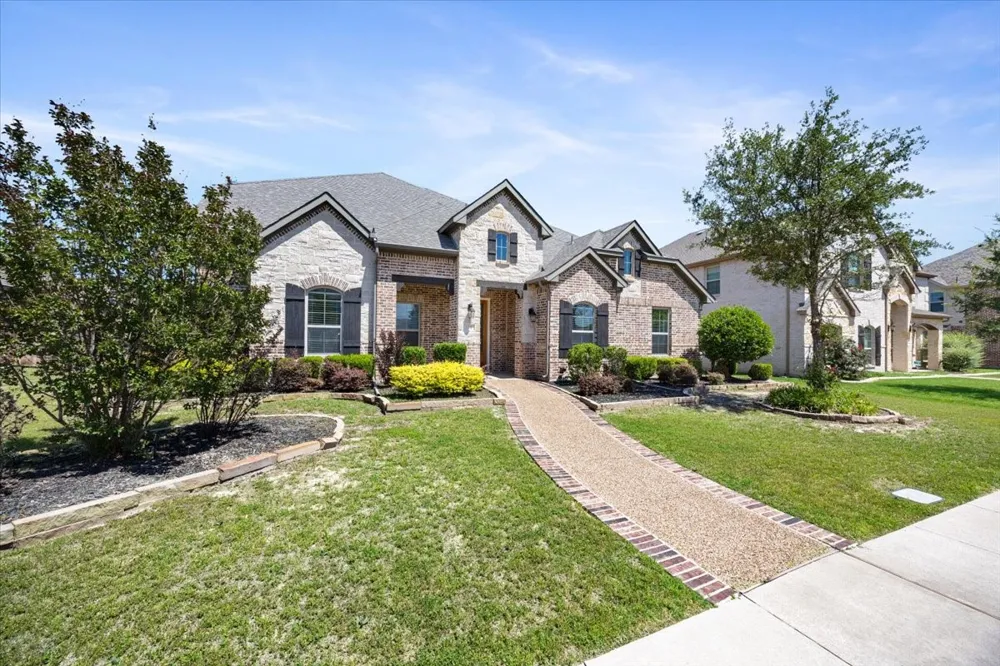 134 Pinewood Avenue Red Oak, TX 75154
