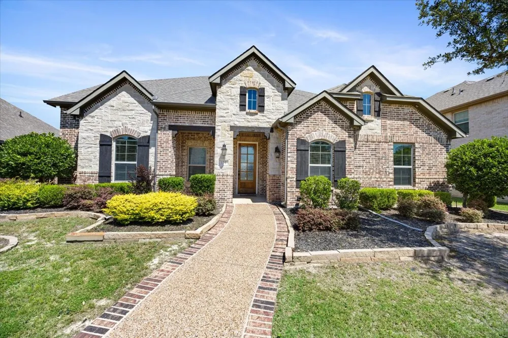 134 Pinewood Avenue Red Oak, TX 75154