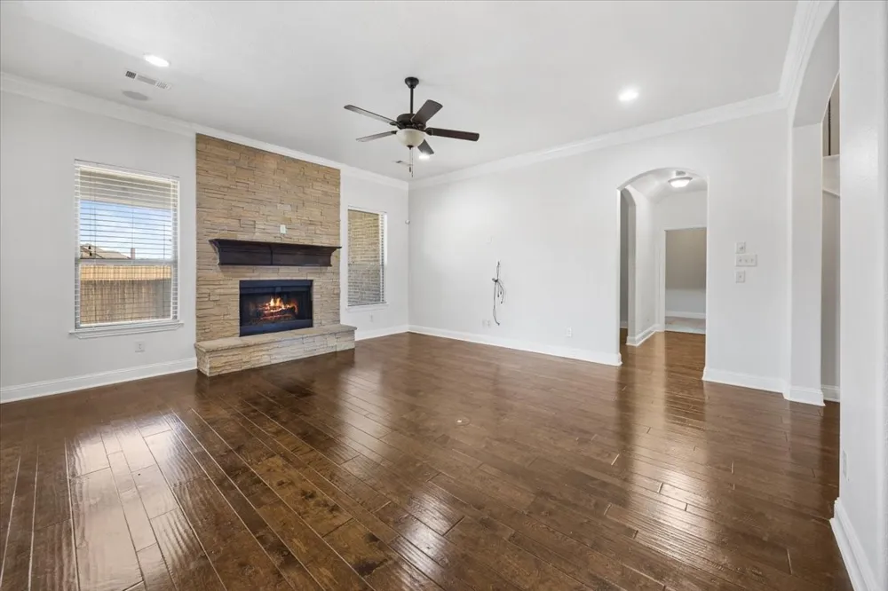 134 Pinewood Avenue Red Oak, TX 75154
