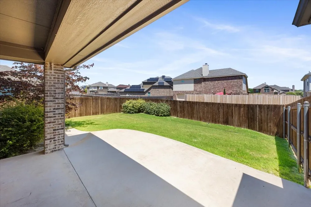 134 Pinewood Avenue Red Oak, TX 75154