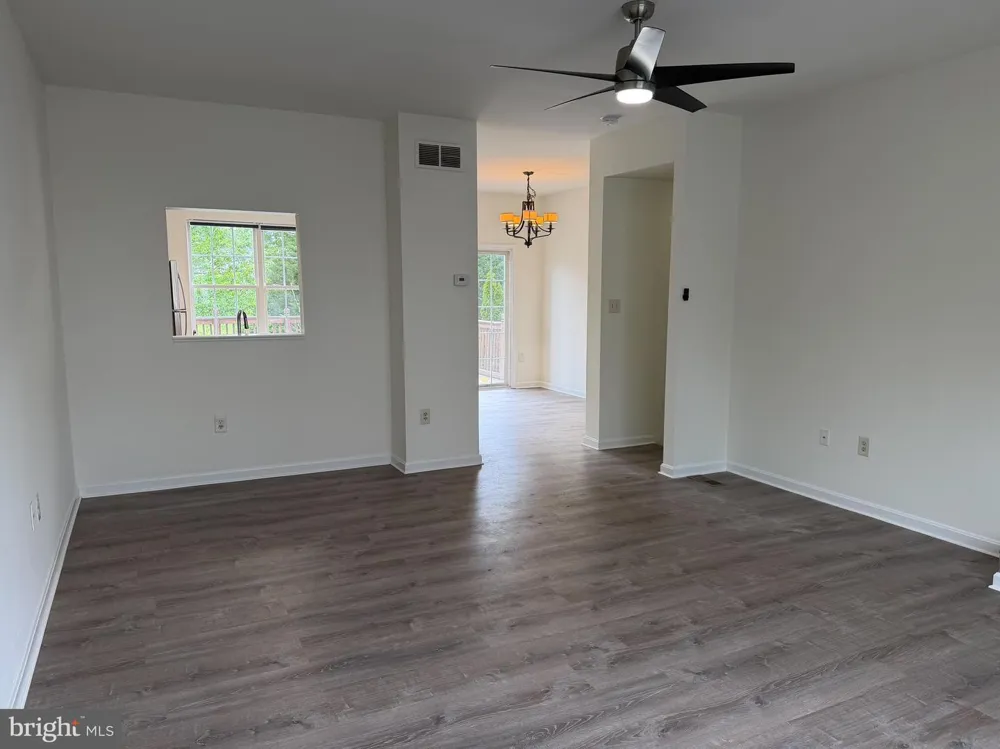 99 HIGHLAND CIRCLE Newark, DE 19713