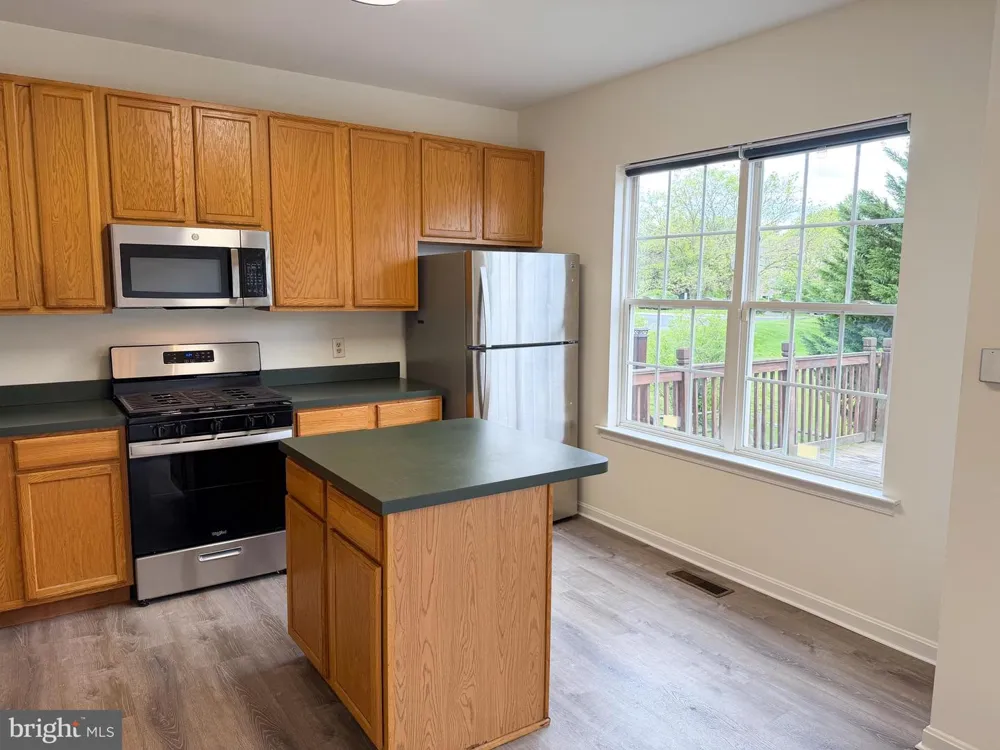 99 HIGHLAND CIRCLE Newark, DE 19713