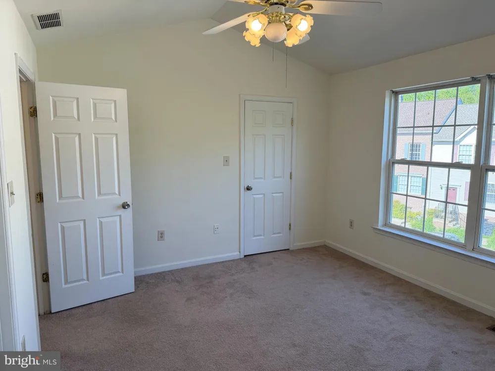 99 HIGHLAND CIRCLE Newark, DE 19713