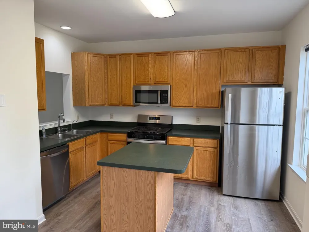 99 HIGHLAND CIRCLE Newark, DE 19713