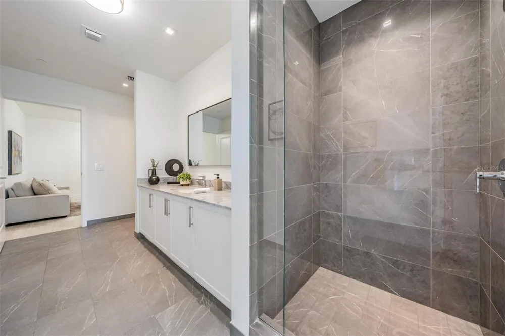 3015 S YSABELLA AVENUE #2003 Tampa, FL 33629
