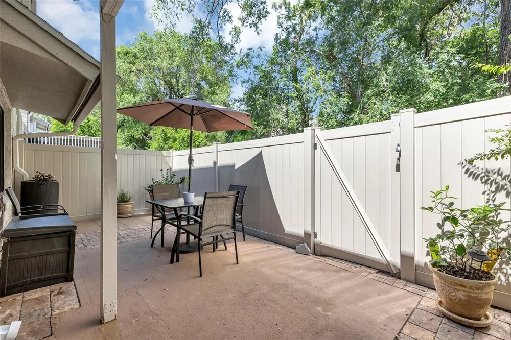 121 CROWN POINT CIRCLE #121 Longwood, FL 32779