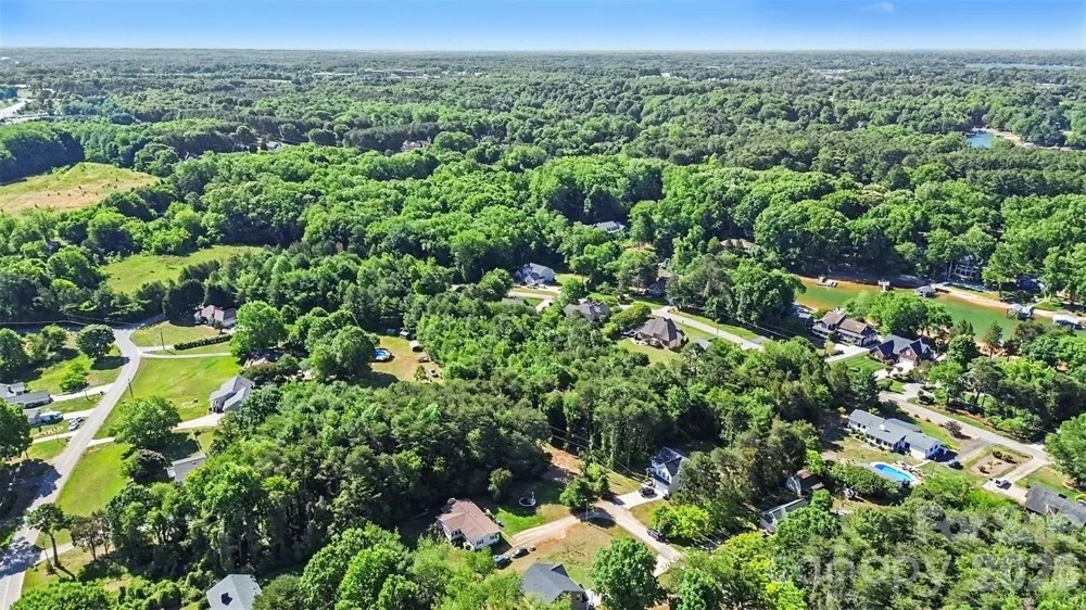 138 Continental Drive Mooresville, NC 28117