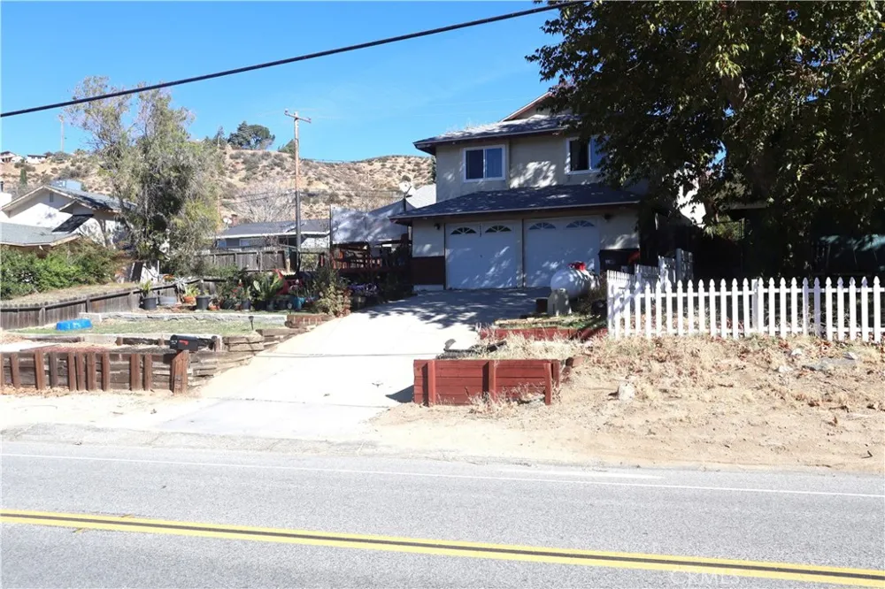 14955 Elizabeth Lake Lake Hughes, CA 93532